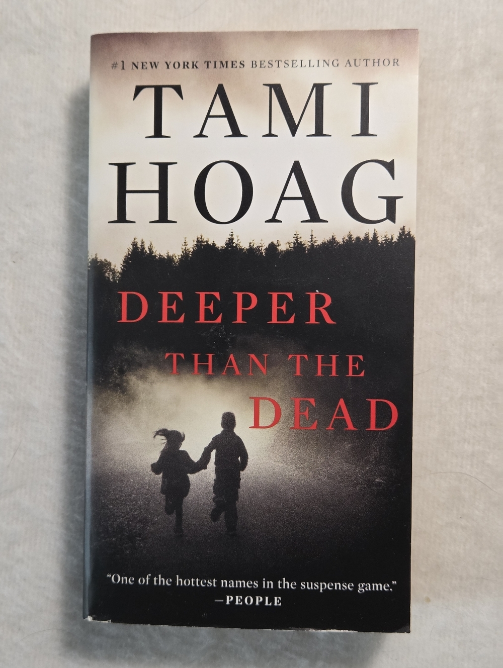 ☀️Deeper Than the Dead by Tami Hoag Trade Paperback Book